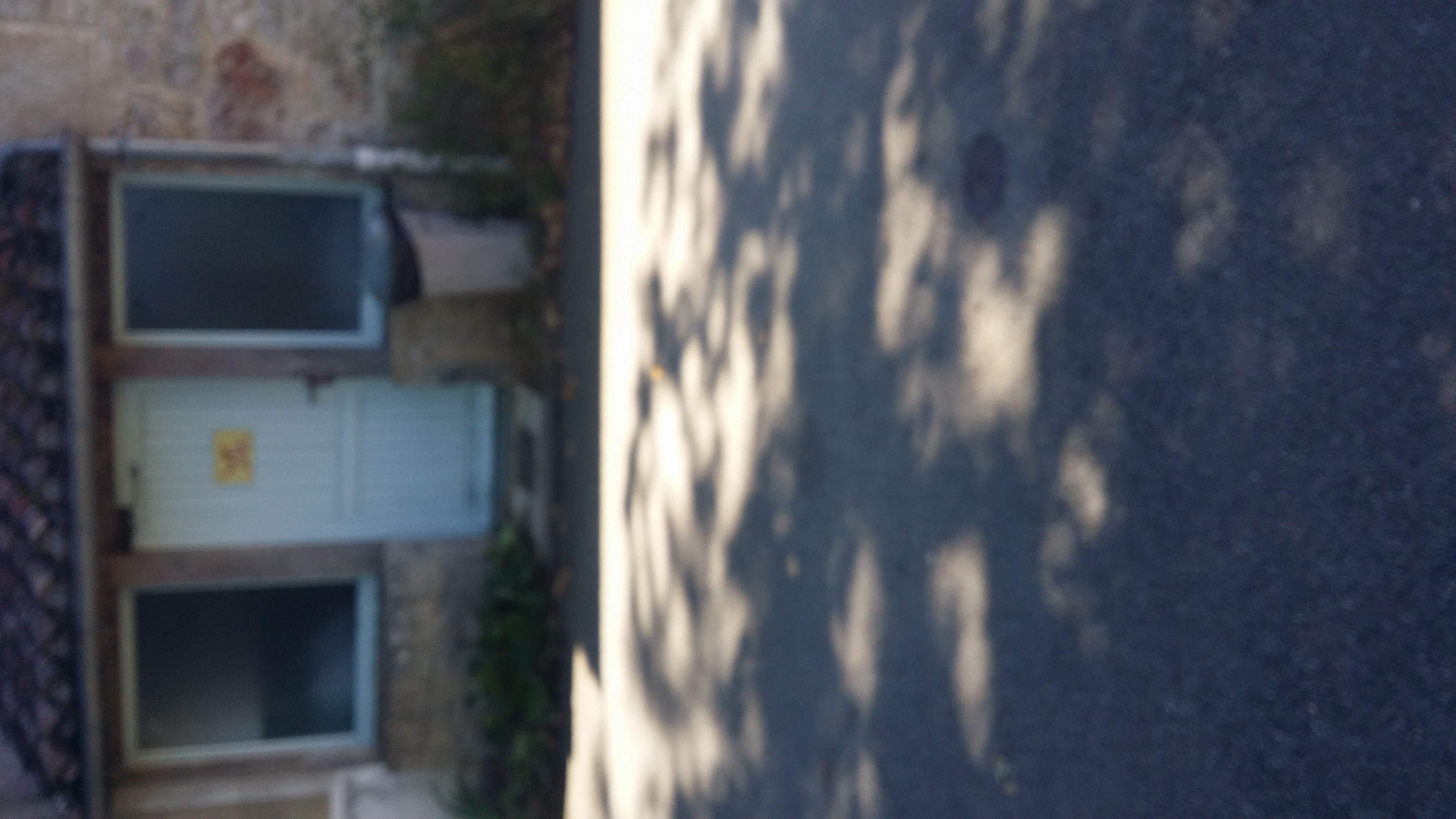 Toilettes publiques Varaire