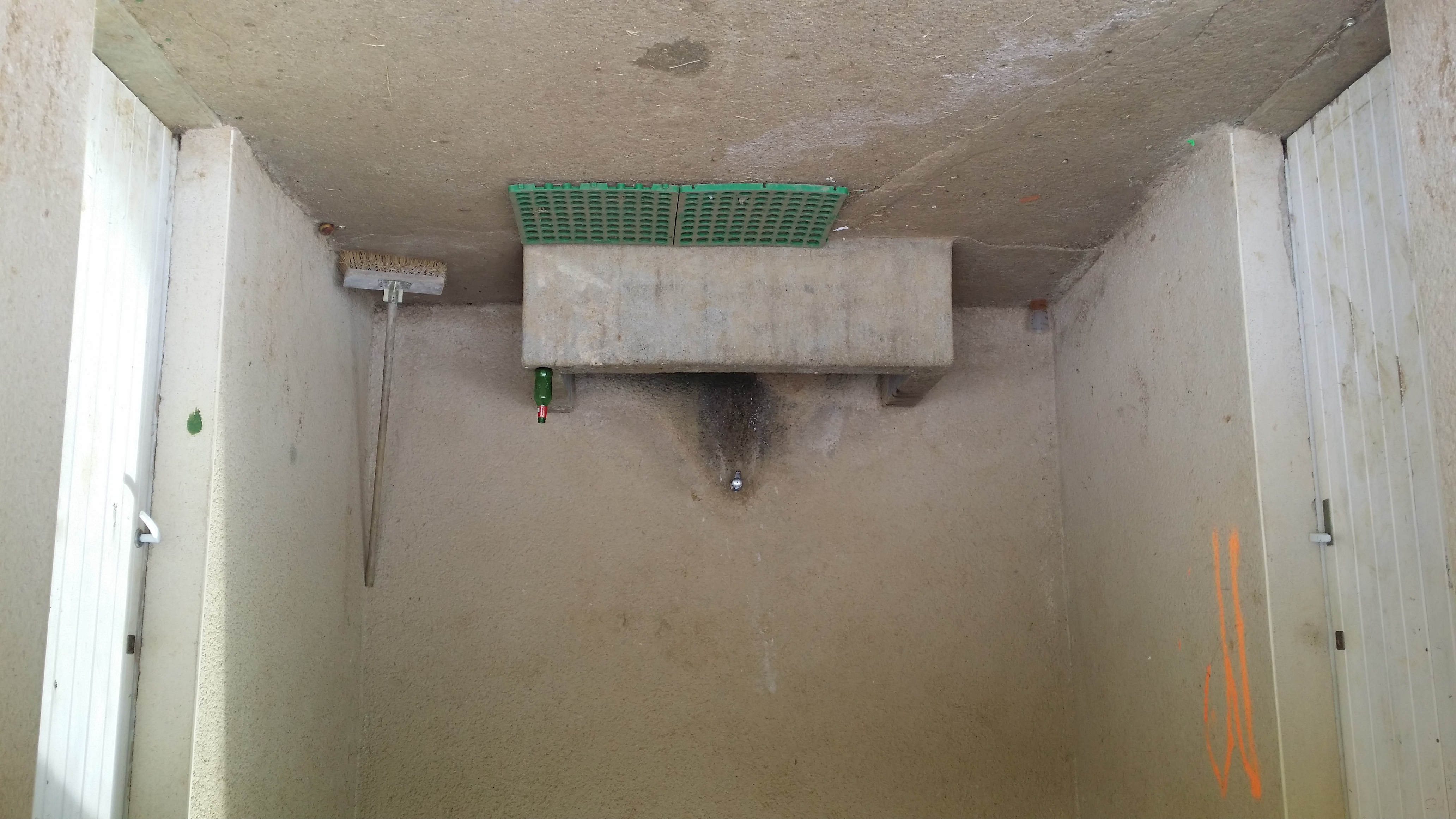 Toilettes du stade de Faycelles
