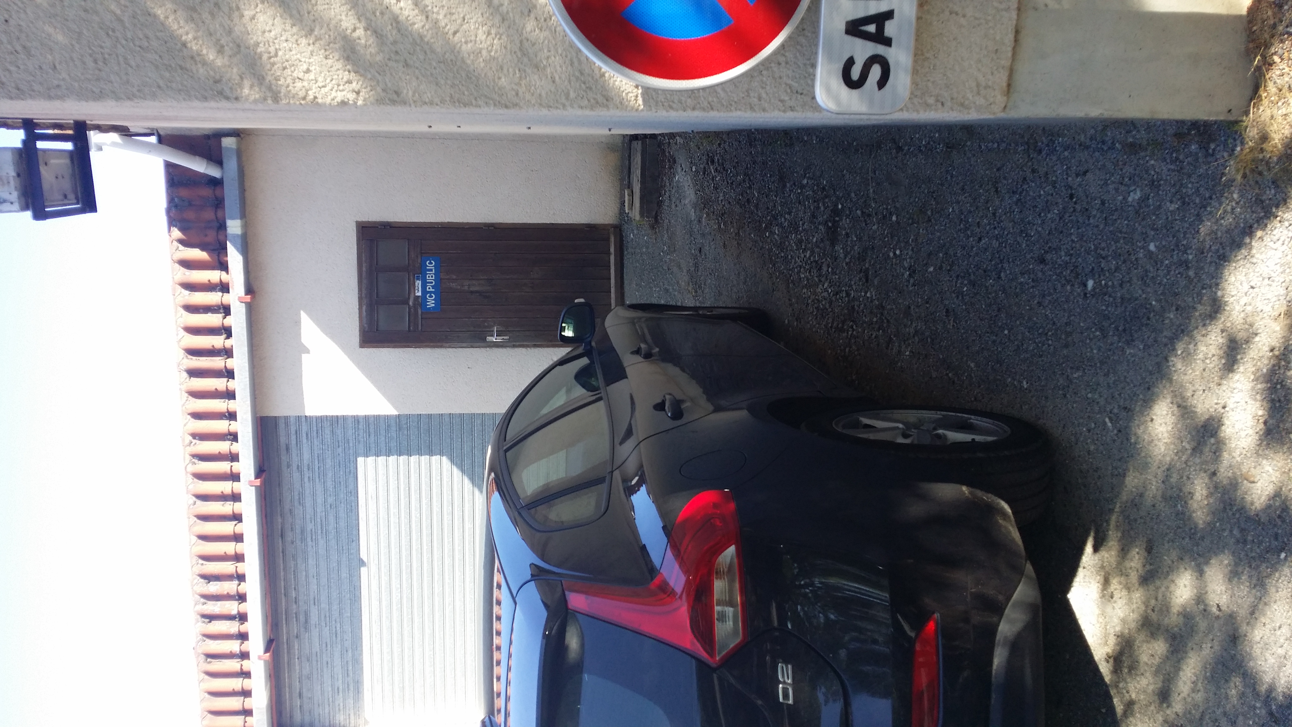 Toilettes publiques Place des microcoulliers