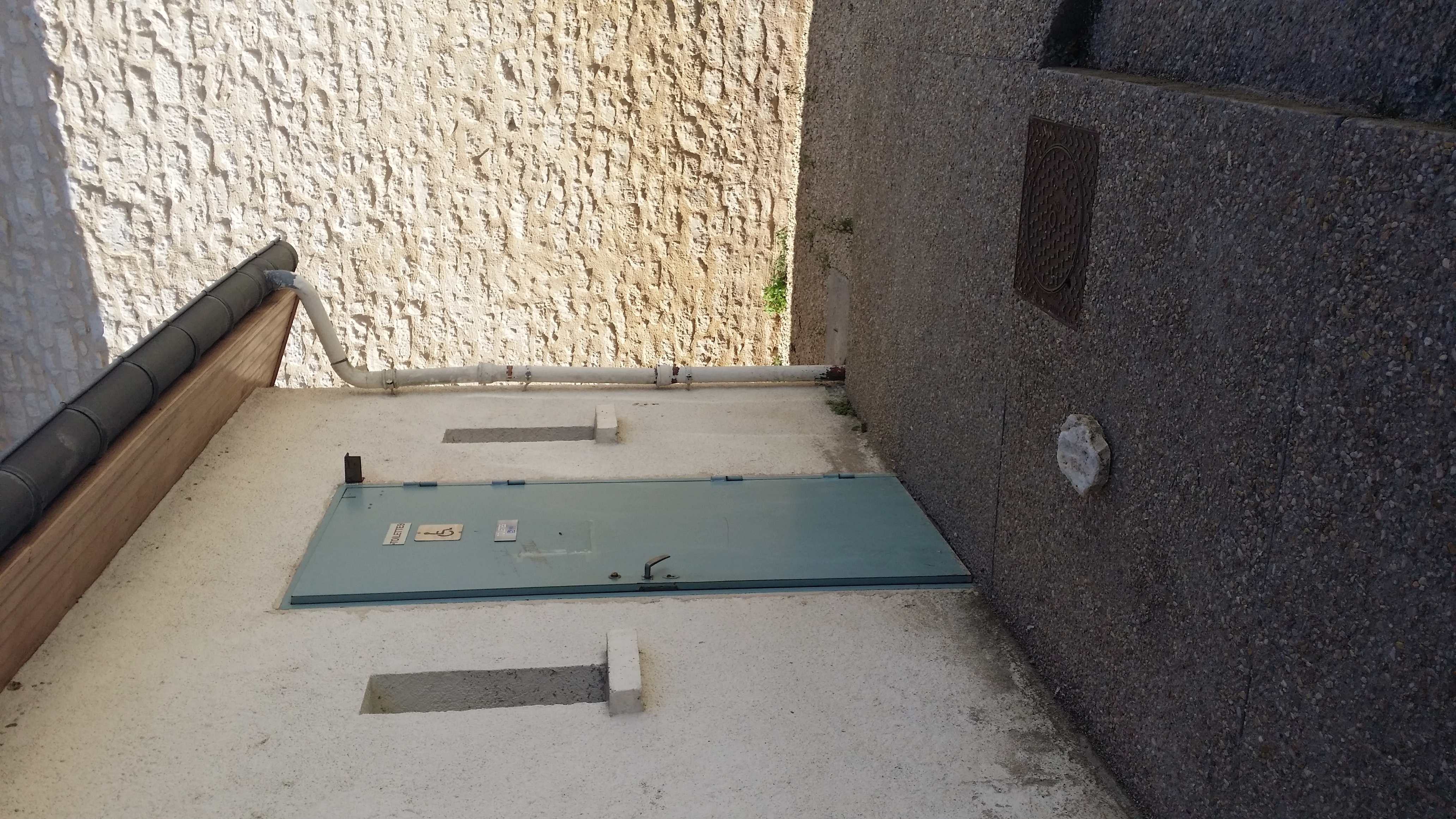 Toilettes publiques Salle des fêtes