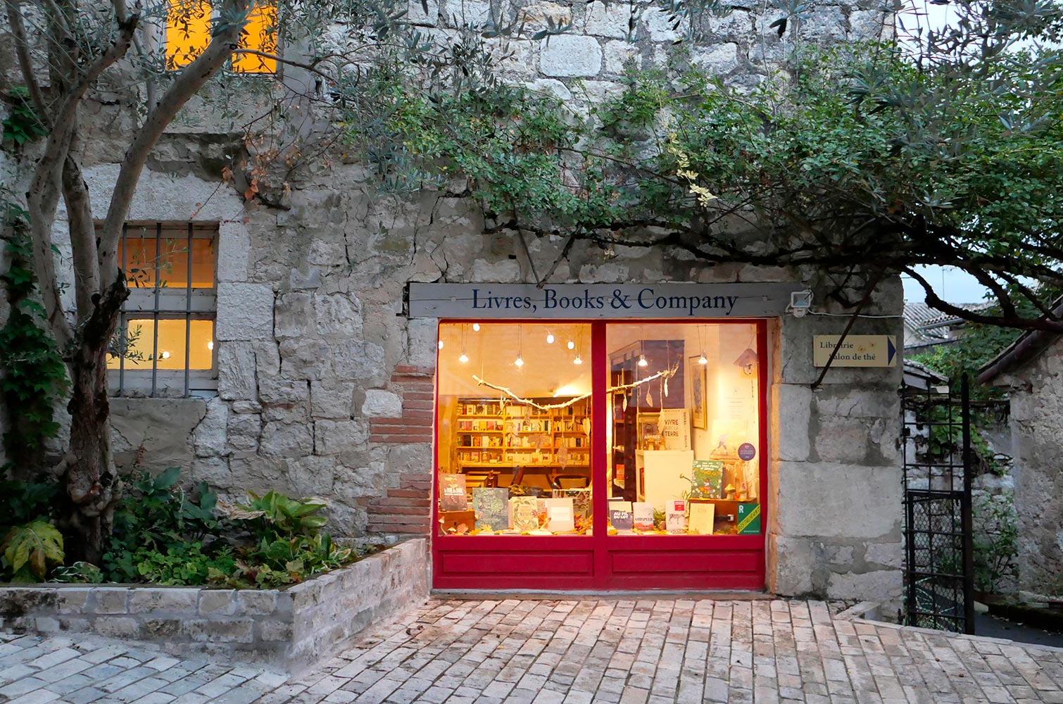 Livres, Books & Company - Librairie & Salon de Thé