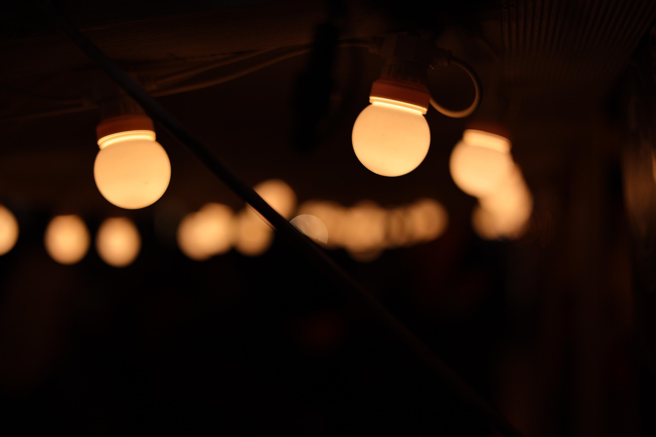 string-lights-7225327_1280