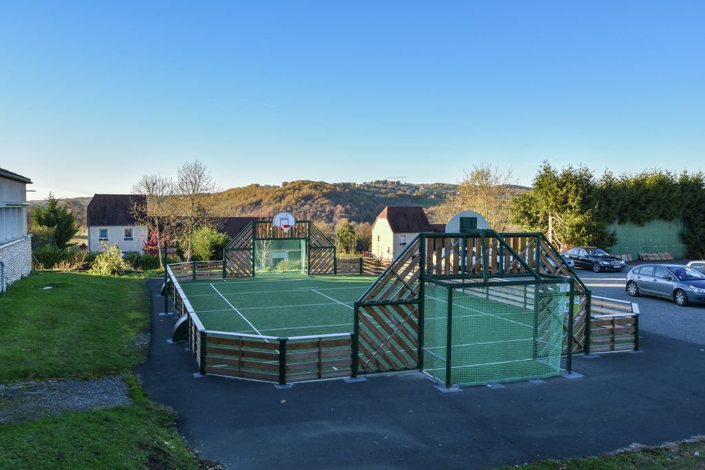 Terrain Multisport et Boulodrome à Montfaucon
