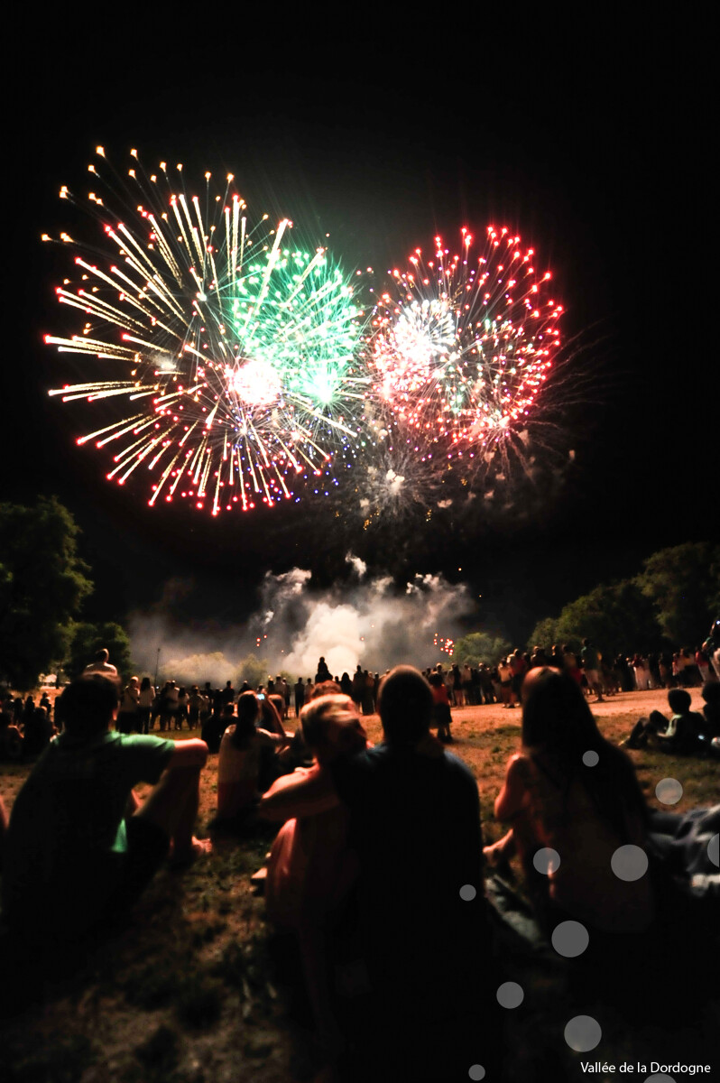 Figeac : Feu d'artifice  à Mayrinhac-Lentour