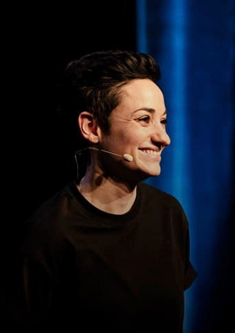 Figeac : Spectacle humoristique : Caroline Estremo 