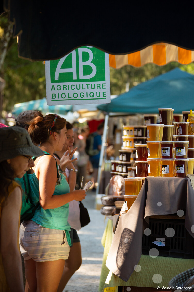 Figeac : Marché des saveurs au Grand Couvent