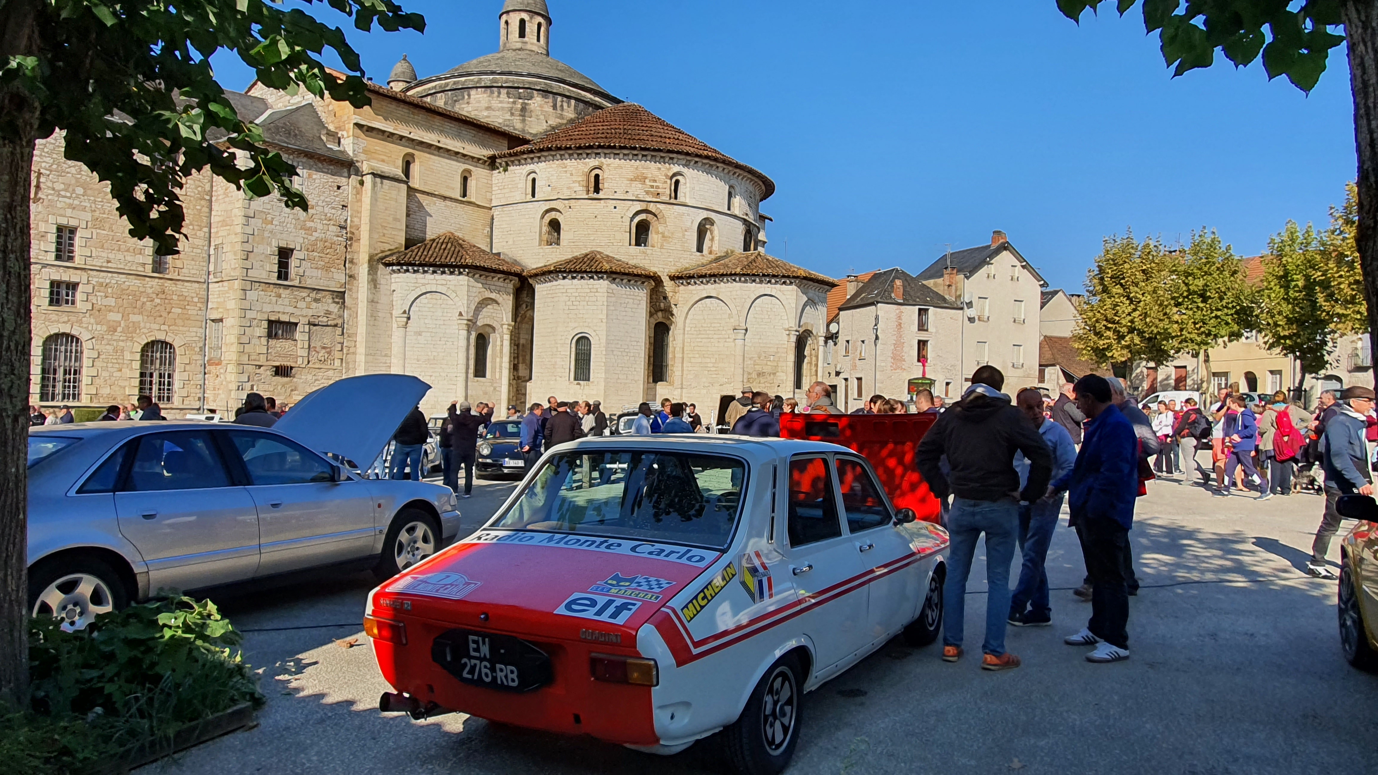 Figeac : Rassemblement des véhicules anciens