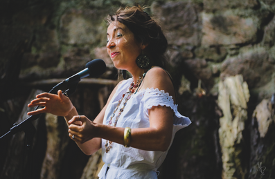 Figeac : Manoir de Laroque Delprat - performance poétique